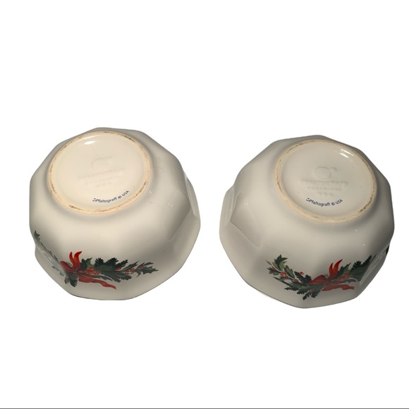 Vintage Pfaltzgraff Christmas Nut, Candy, Appetizers Bowls Set of Two - Picture 5 of 6